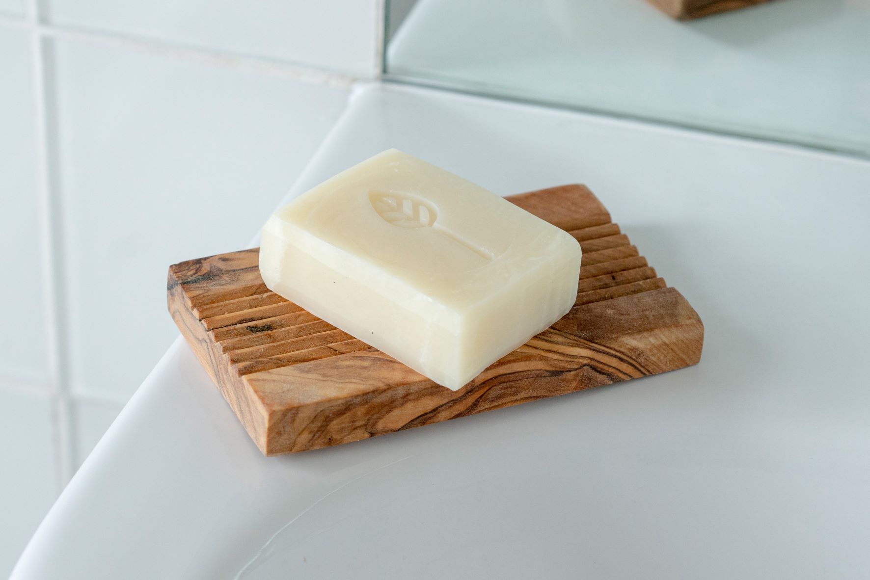 Olive Wood Soap Dish Rectangular With Grooves Ecoliving Co Uk